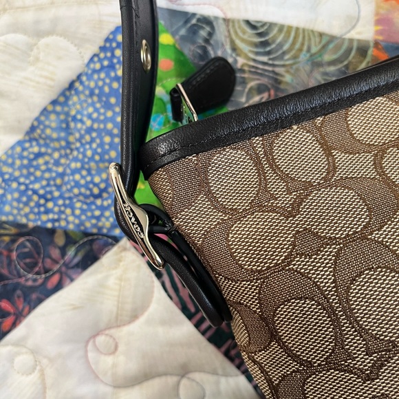Signature jacquard Coach crossbody - Picture 9 of 13